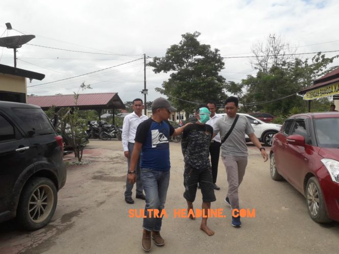 
					Polres Konawe berhasil mengamankan tersangka pelaku penjambretan pada Jumat (6/7/2018) sekitar pukul 17.00 wita. Pelaku ditenggarai telah menjalankan aksinya pada lima TKP yang berada di wilayah hukum Polres Konawe. Foto. DOC/ SH