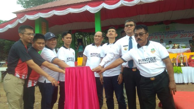 
					Ruksamin Resmi Buka Open Turnamen Bupati Cup I