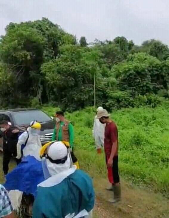 Bupati Konut Jemput Sendiri Warganya yang Terpapar Covid