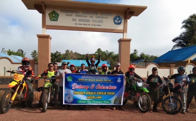 
					Dikbud Konawe Anjangsana di Routa Serahkan Bantuan Geser 1000