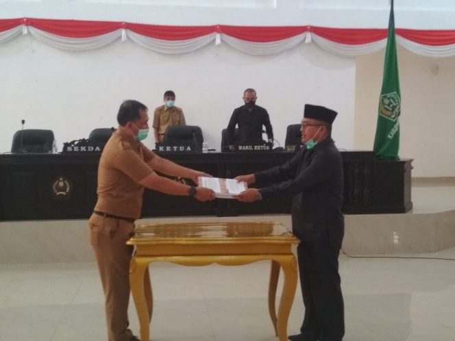 
					Pemkab Serahkan Dokumen KUA PPAS APBD-P 2020