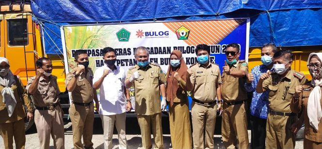 
					Konawe Kirim Ekspedisi Beras 800 Ton Bertahap di Kepulauan Sultra
