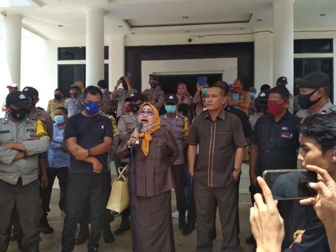
					Rusdianto Garang Merasa Diserang