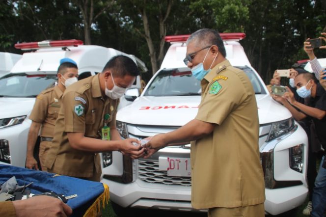 
					Optimalkan Pelayanan Puskesmas, Bupati Konawe Realisasikan 6 Unit Mobil Ambulance