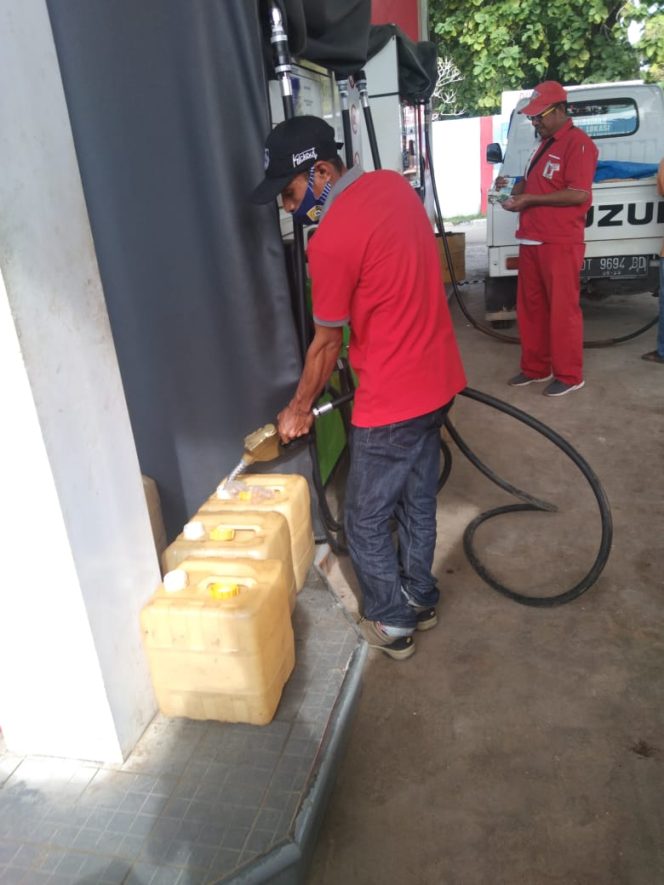 
					SPBU Warangga Raha Dikuasai “Preman” Solar, Mobil Truck Kesulitan Dapat BBM