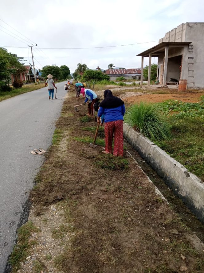 
					Prioritaskan Program PKT, Pemdes Waworoda Jaya Fokus Normalisasi Drainase