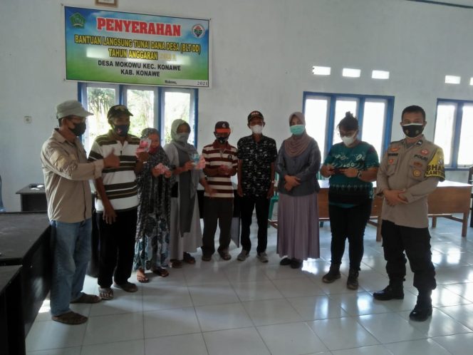
					Tahap 2, Pemdes Mokowu Salurkan BLT-DD Juli -Agustus