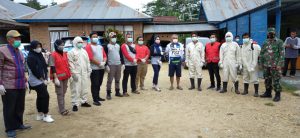 PMI Salurkan  Sembako di Daerah Rawan Covid