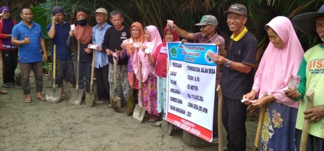 
					PKTD Uete Gelar Peningkatan Jalan Desa 550 Meter