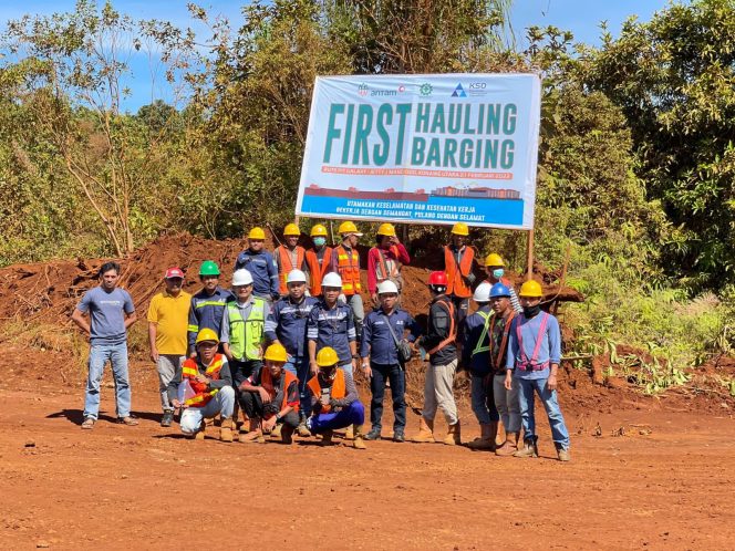 
					Hauling Barging Perdana KSO MTT, Membawa Harapan Baru Masyarakat Mandiodo