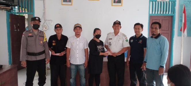 
					Pemdes Lamelay Salurkan BLT DD Tahap I Kepada 66 KPM