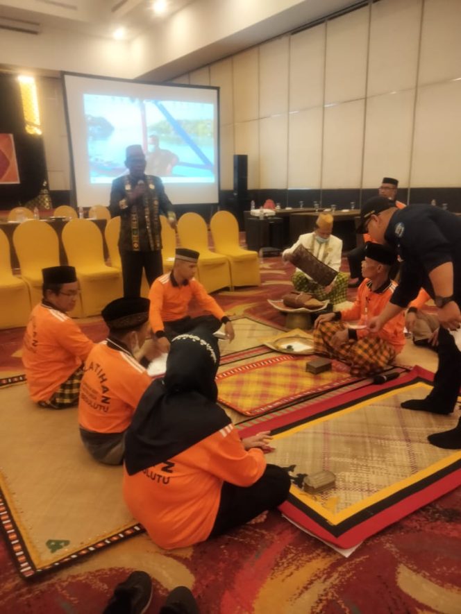 
					Apdesi Kecamatan Besulutu Gelar Pelatihan Lembaga Adat Desa