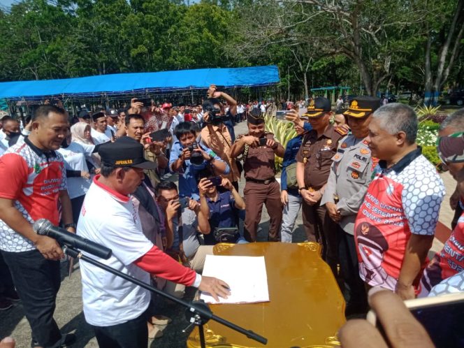 
					Deklarasi Damai Pilkades Serentak 2022, Bupati Konawe Inginkan Kompetisi yang Sehat