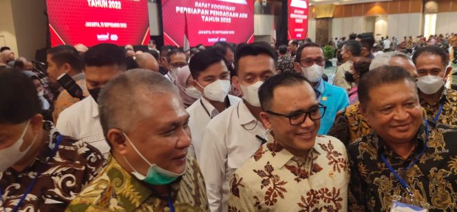 
					Bupati KSK Perjuangkan Nasib Honorer Hingga di Senayan
