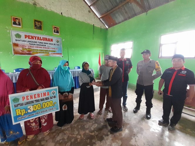 
					Selain Salurkan BLT-DD, Pemdes Nario Indah Sosialisasi Santunan Uang Duka