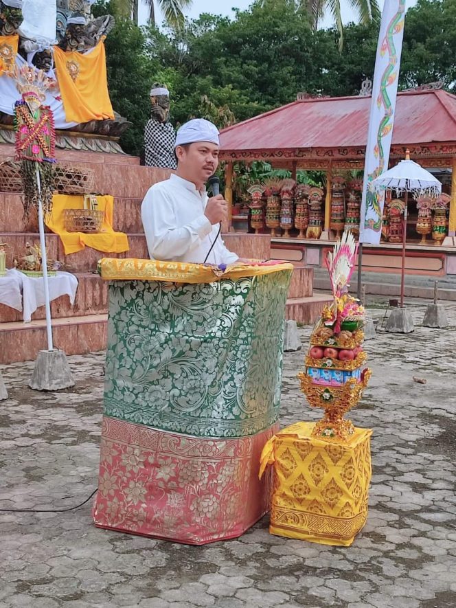 
					Bupati Koltim Serahkan Bantuan Rumah Ibadah di Pura Adat Amerta Sari