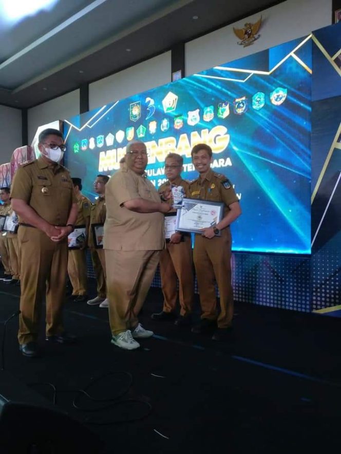 
					Koltim Terima Penghargaan Pembangunan Daerah 2023 dan Kinerja Terbaik KP2S 2022