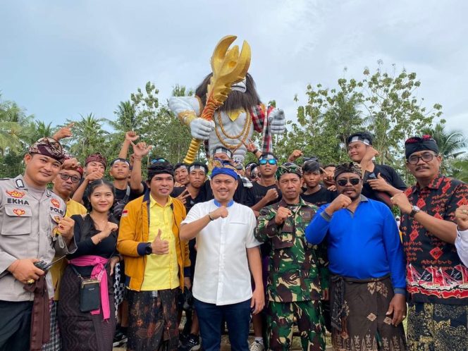 
					Bupati Koltim Didampingi Istrinya Turut Ramaikan Pawai Ogoh-Ogoh di Desa Tasahea