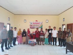 Pemdes Karandu Salurkan BLT-DD Bagi Warga Miskin Ekstrim