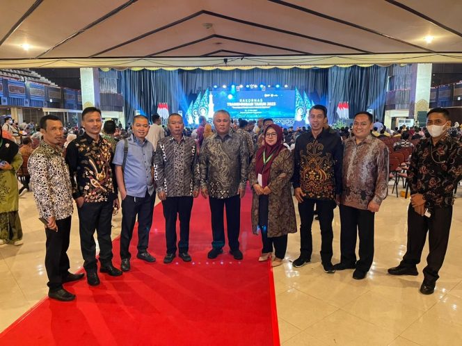 
					Bupati Konawe Terima Lencana Bakti Transmigrasi dari Kementerian Desa PDTT