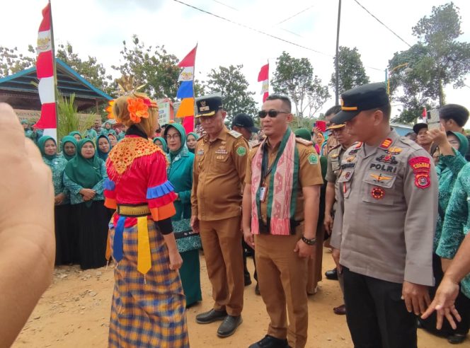 
					Tim Penilai Lomba Desa/Kelurahan Sambangi Desa Puuloro