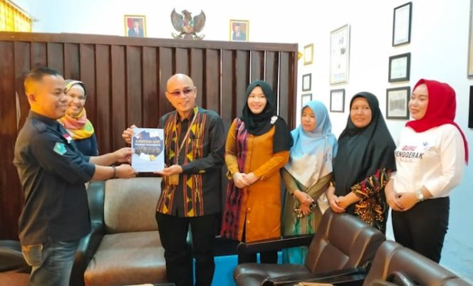 
					Dikbud Konawe Terima Buku Bersertifikat ISBN dari Guru Penggerak