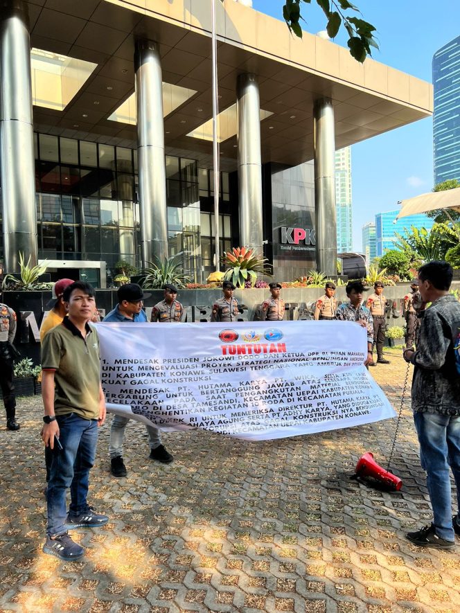 
					Diduga Kurangi Volume Pekerjaan, Kontraktor PSN Bendung Ameroro Diadukan ke KPK-RI