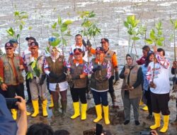 Pj. Bupati Konawe Apresiasi Penanaman Ribuan Mangrove di Daerah Pesisir