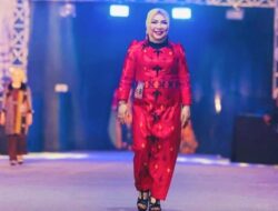 Ajang STC, Trinop Tijasari Tampil dengan Pakaian Motif Pinetoto’ono