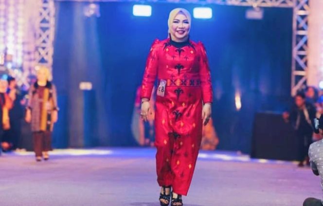 
					Ajang STC, Trinop Tijasari Tampil dengan Pakaian Motif Pinetoto’ono