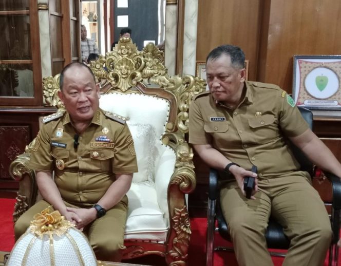 
					Harmin Ramba Bawa Konawe Raih Posisi 13 Nasional Berkinerja Tertinggi
