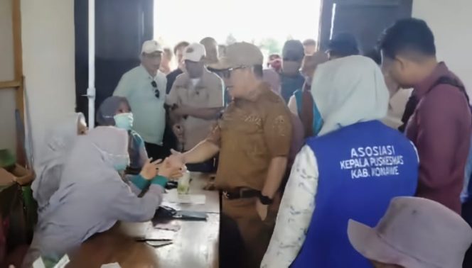 
					Pj Bupati Konawe Tinjau Sunatan Masal di Kecamatan Routa