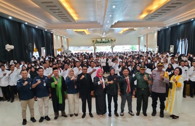 
					Lantik PPS, Ketua KPU: Kita Selenggarakan Pilkada di Konawe dengan  Sejuk dan Damai