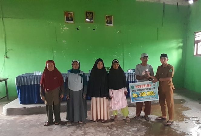 
					Pemdes Nario Indah Salurkan BLT-DD kepada 29 KPM