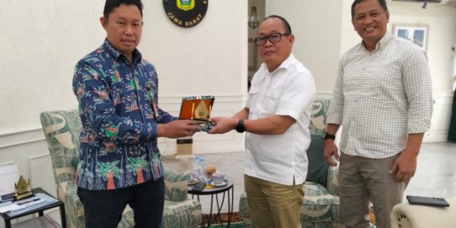 
					Pemkab Konawe dan Pemkab Bogor Gagas Kerjasama Rencana Pembangunan Pabrik Pakan Ternak