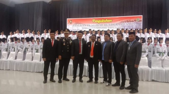 
					Pj Bupati Konawe Stanley, Kukuhkan 76 Anggota Paskibraka