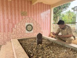 Jelang Mendaftar ke KPU, Abdul Azis Ziarahi Makam Mokole Raterate