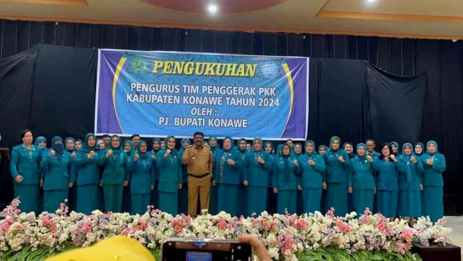 
					Pj Bupati Stanley Resmi Kukuhkan TP-PKK Konawe