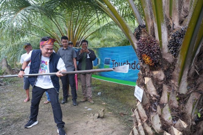 
					Perkebunan Sawit Diapresiasi Bupati Koltim, Membuka Lapangan Kerja Baru Warga Lokal