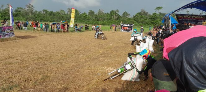
					Turnamen Balap Ojek Gabah di Karandu, Pesertanya Datang dari Lintas Daerah