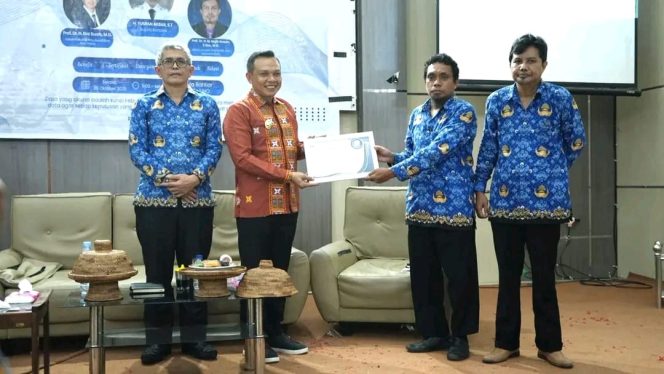 
					Jadi Pemateri Kuliah di UHO, Yusran Sampaikan Data Penting Dalam Kebijakan Daerah